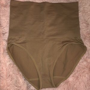 NWOT tan spanx (shapewear)